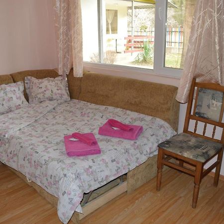 Къща За Гости Дъга Cherni Osum Ngoại thất bức ảnh
